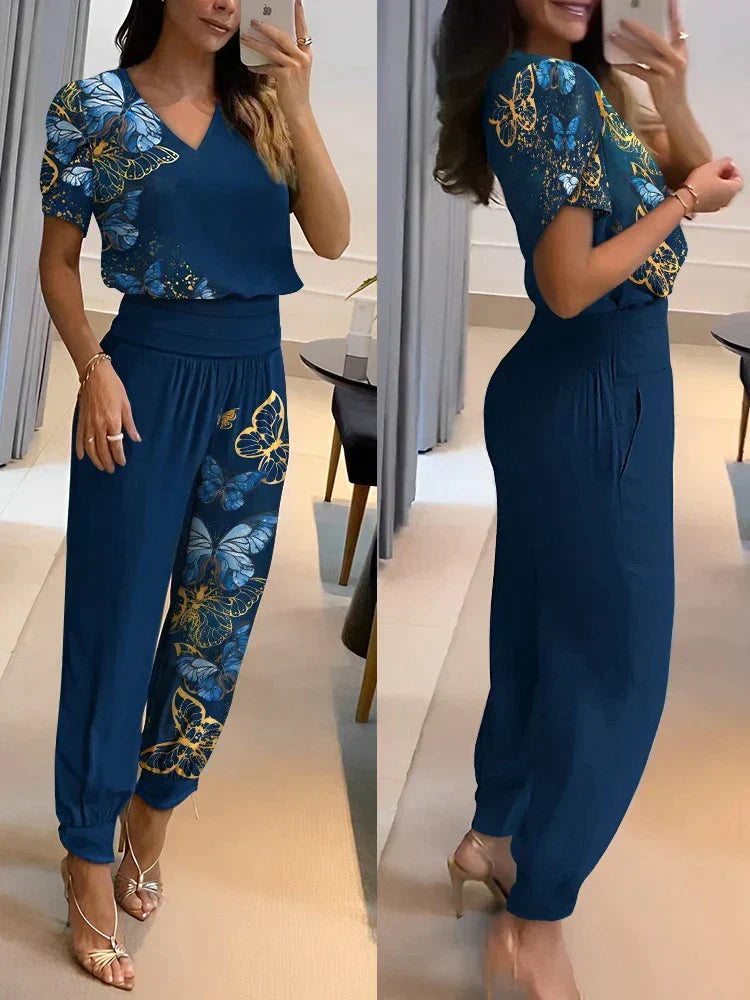 Sophisticated Blouse with a Clean Classic Look