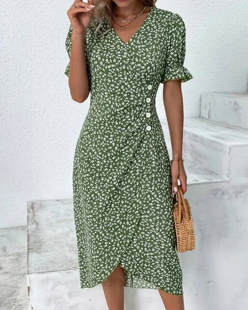 Classic Vintage Dress with a Flattering Fit