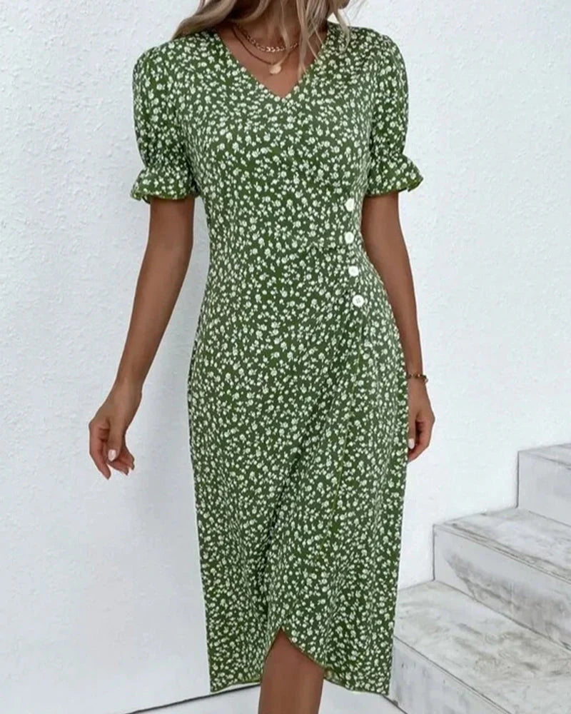 Well Tailored Dress with a Graceful Silhouette