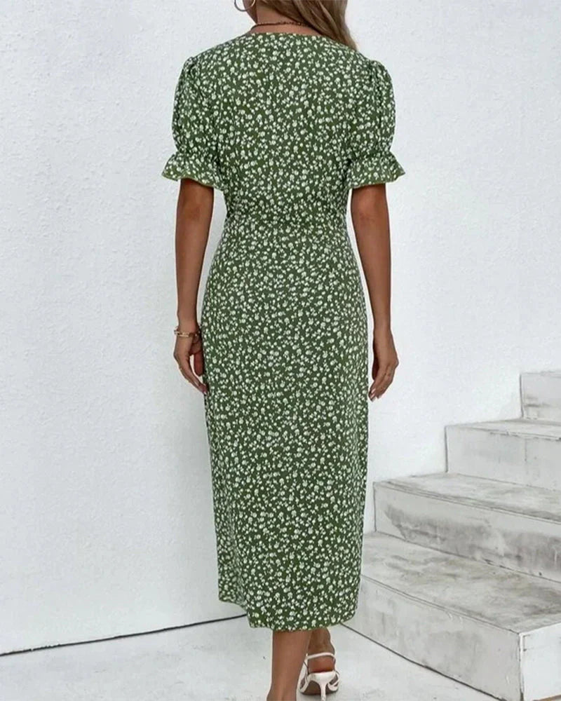 Well Tailored Dress with a Graceful Silhouette