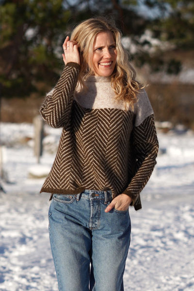 Gracefully Styled Blouse for Any Occasion