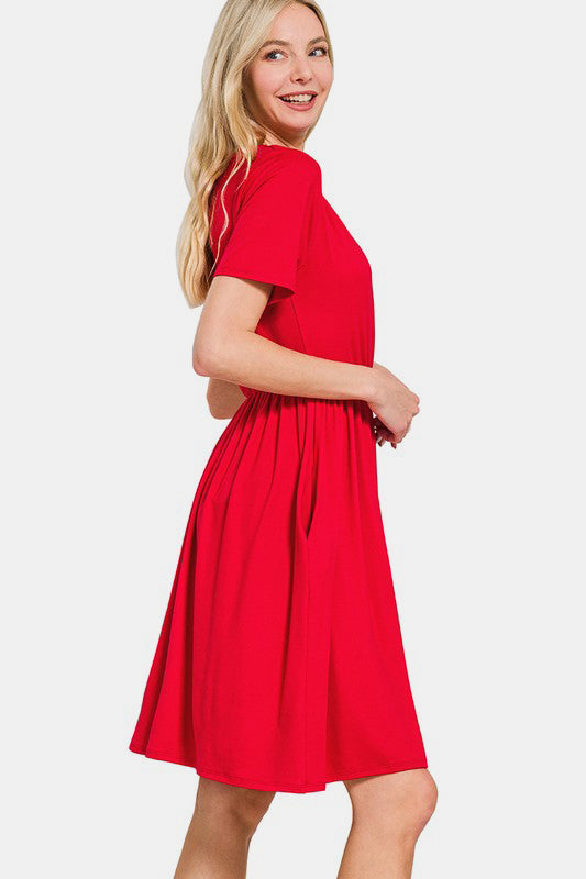 Effortlessly Elegant Dress with a Timeless Design