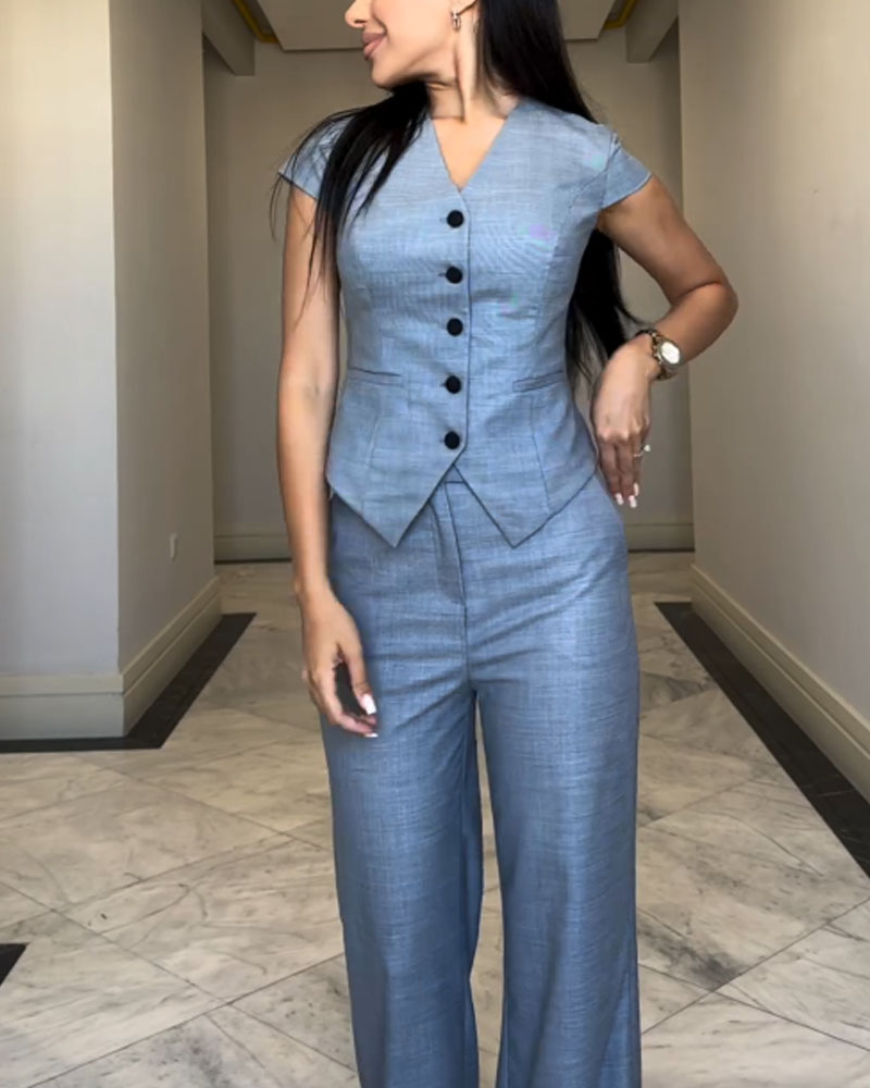 Classic Vintage Trousers with a Flattering Fit