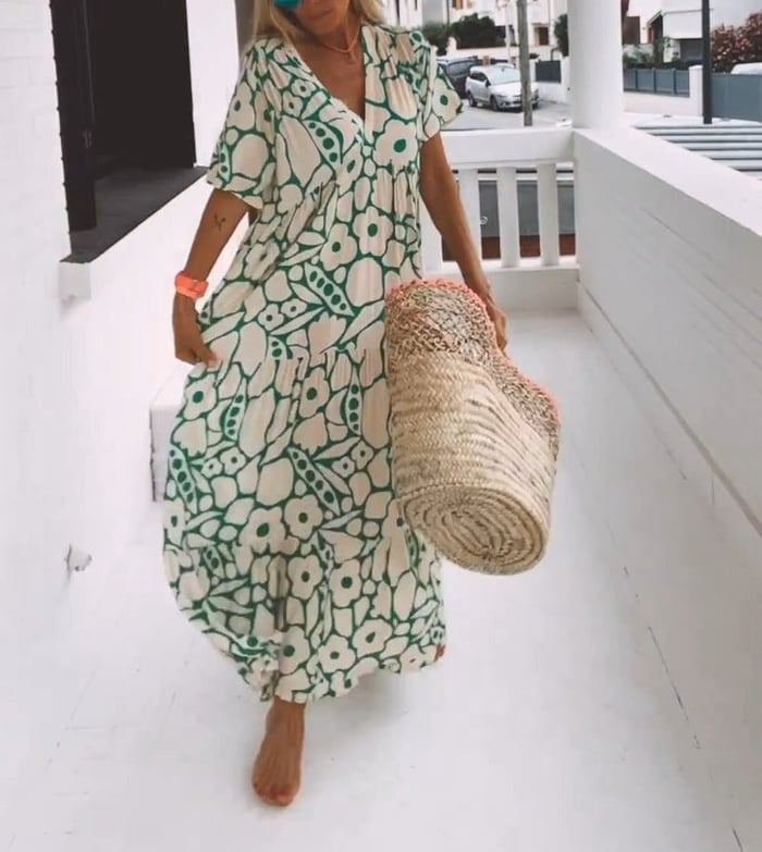 Well Tailored Dress with a Graceful Silhouette