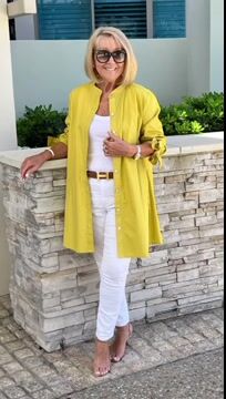 Classic Vintage Shirt with a Flattering Fit