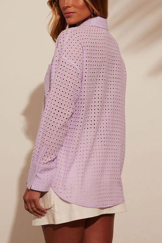 Effortlessly Elegant Shirt with a Timeless Design