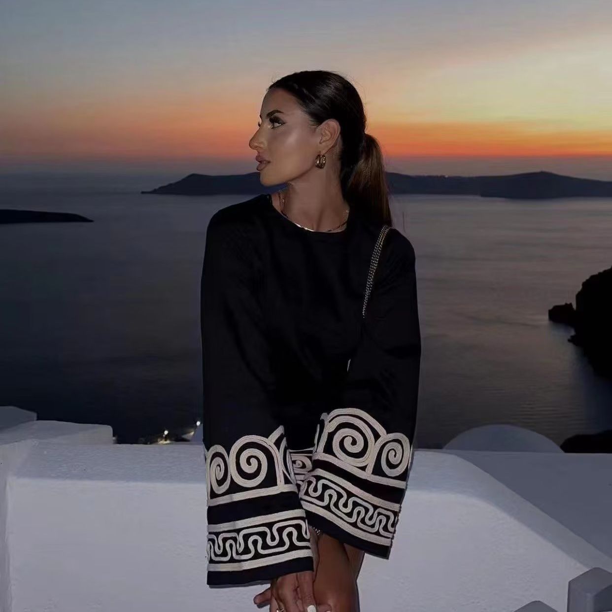 Well Tailored Dress with a Graceful Silhouette