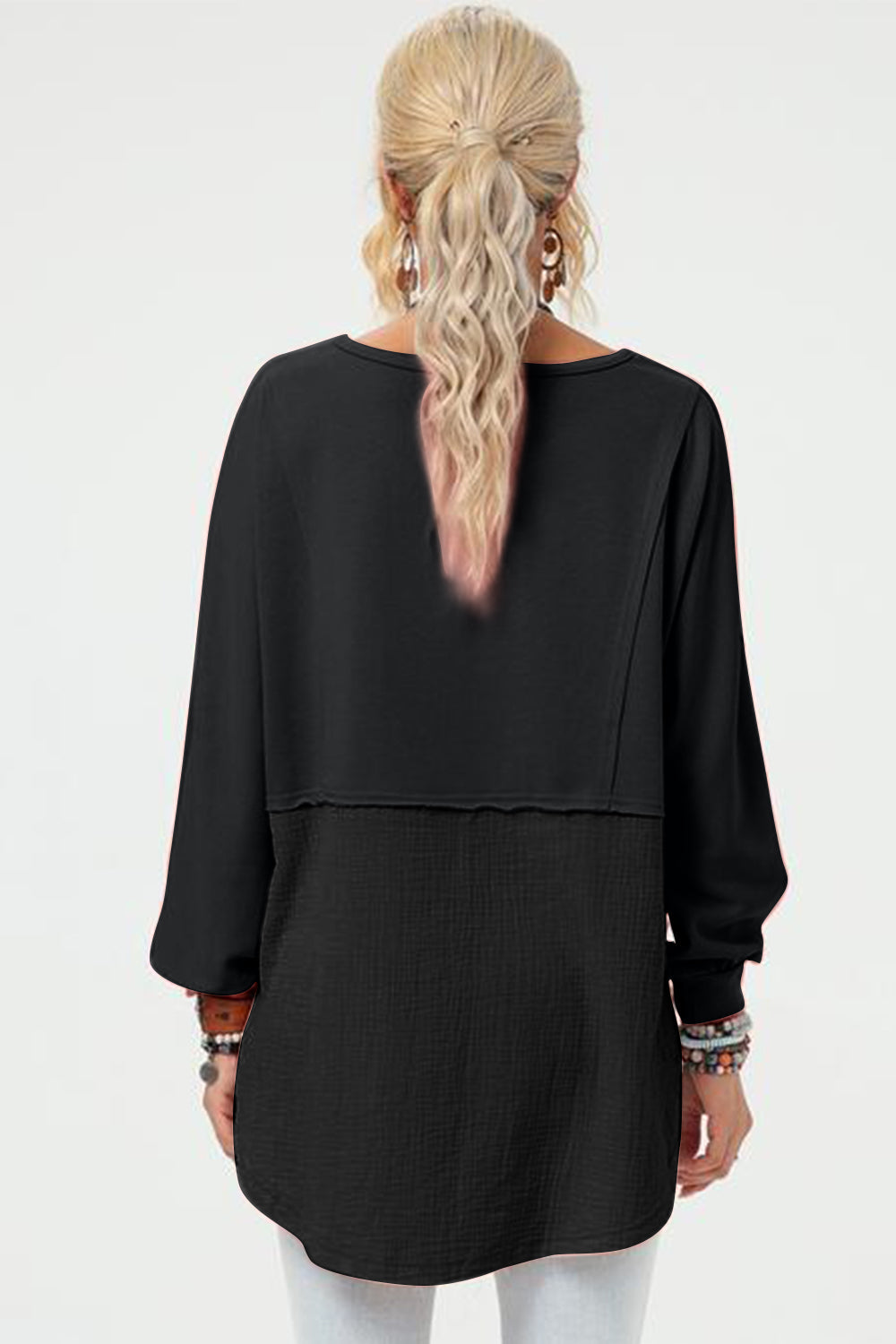 Effortlessly Elegant T-Shirt with a Timeless Design