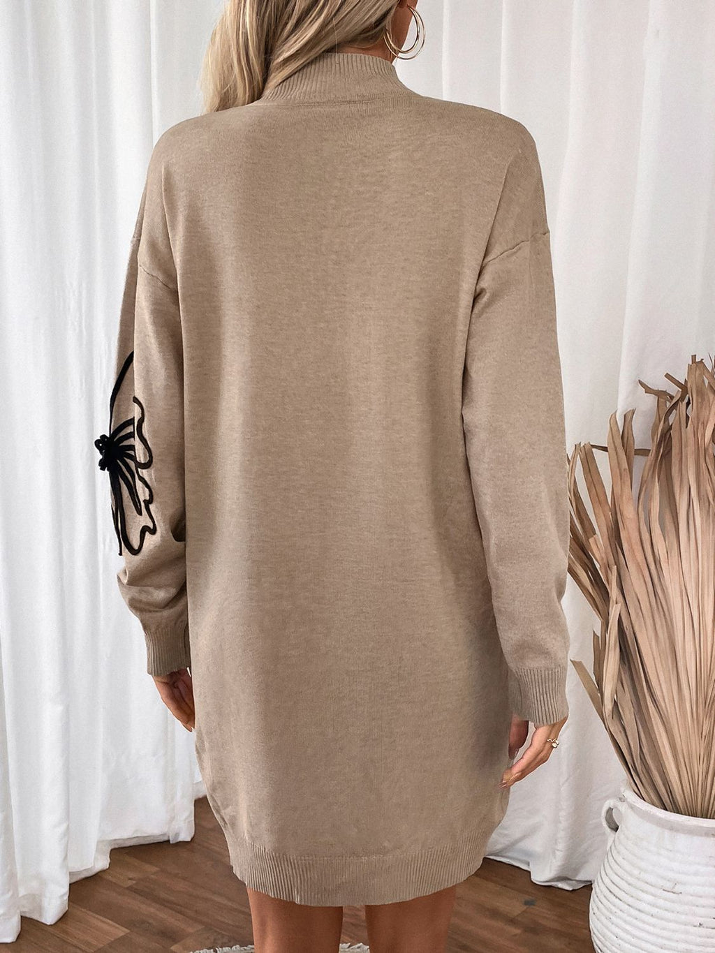 Effortlessly Elegant Sweater with a Timeless Design