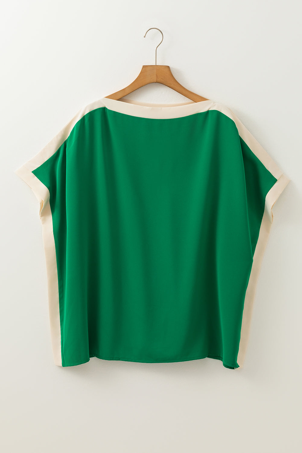 Effortlessly Elegant Blouse with a Timeless Design