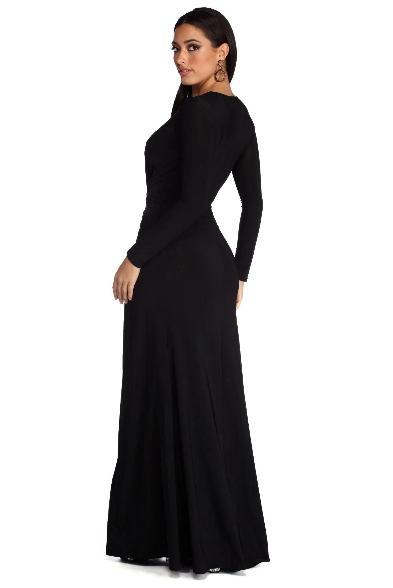 Well Tailored Dress with a Graceful Silhouette