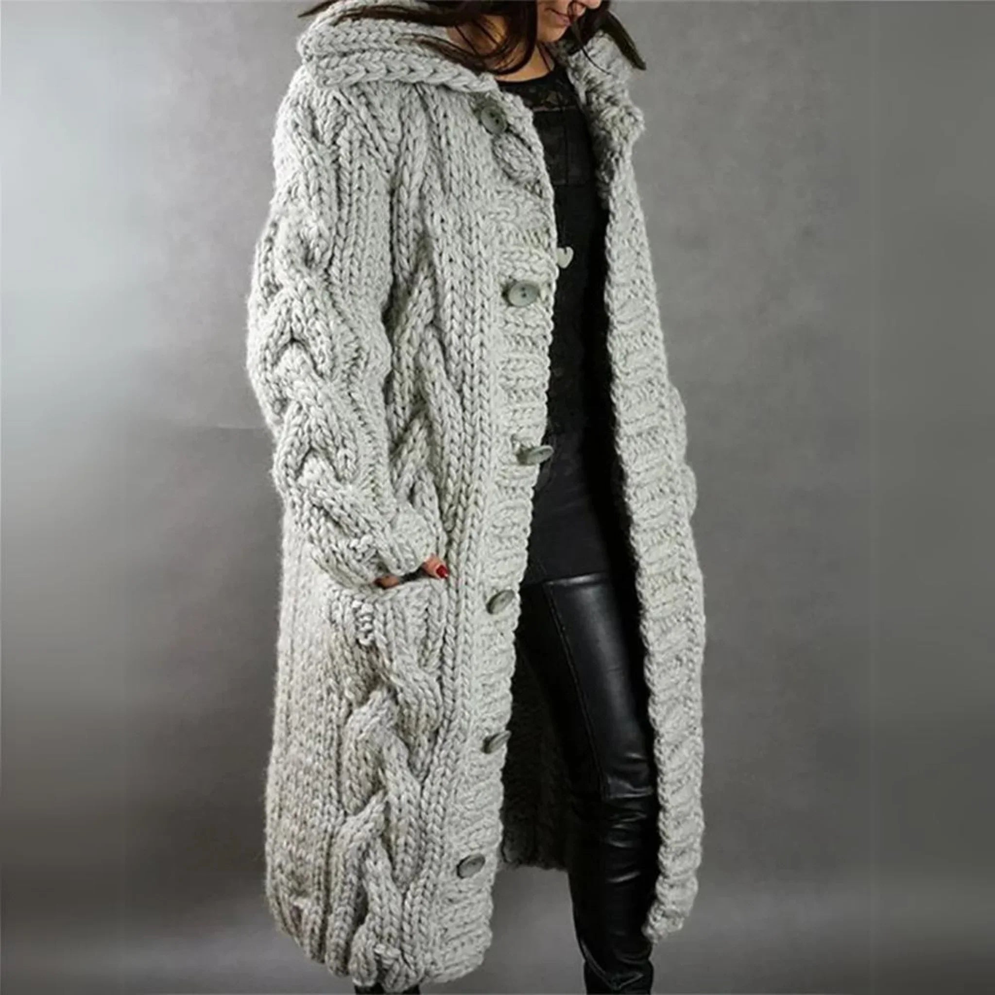 Hana® | Oversized cable knit sweater