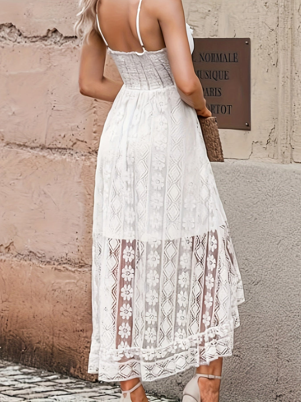 Effortlessly Elegant Dress with a Timeless Design