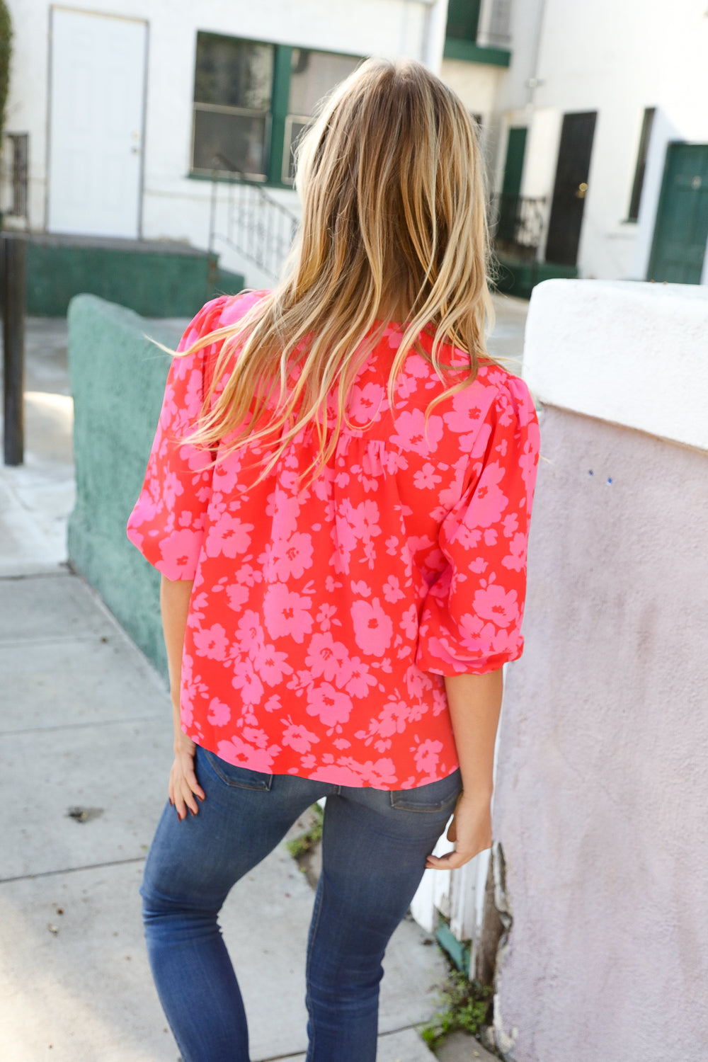 Effortlessly Elegant Blouse with a Timeless Design