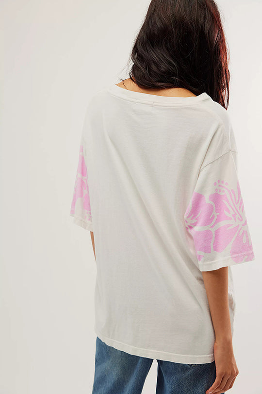 Well Tailored T-Shirt with a Graceful Silhouette