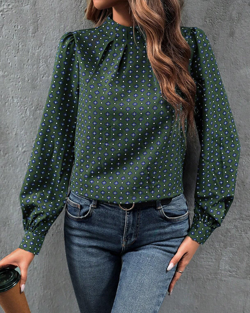 Effortlessly Elegant Blouse with a Timeless Design