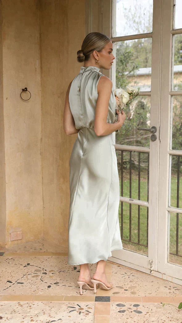 A Vintage Style Dress with Delicate Timeless Details
