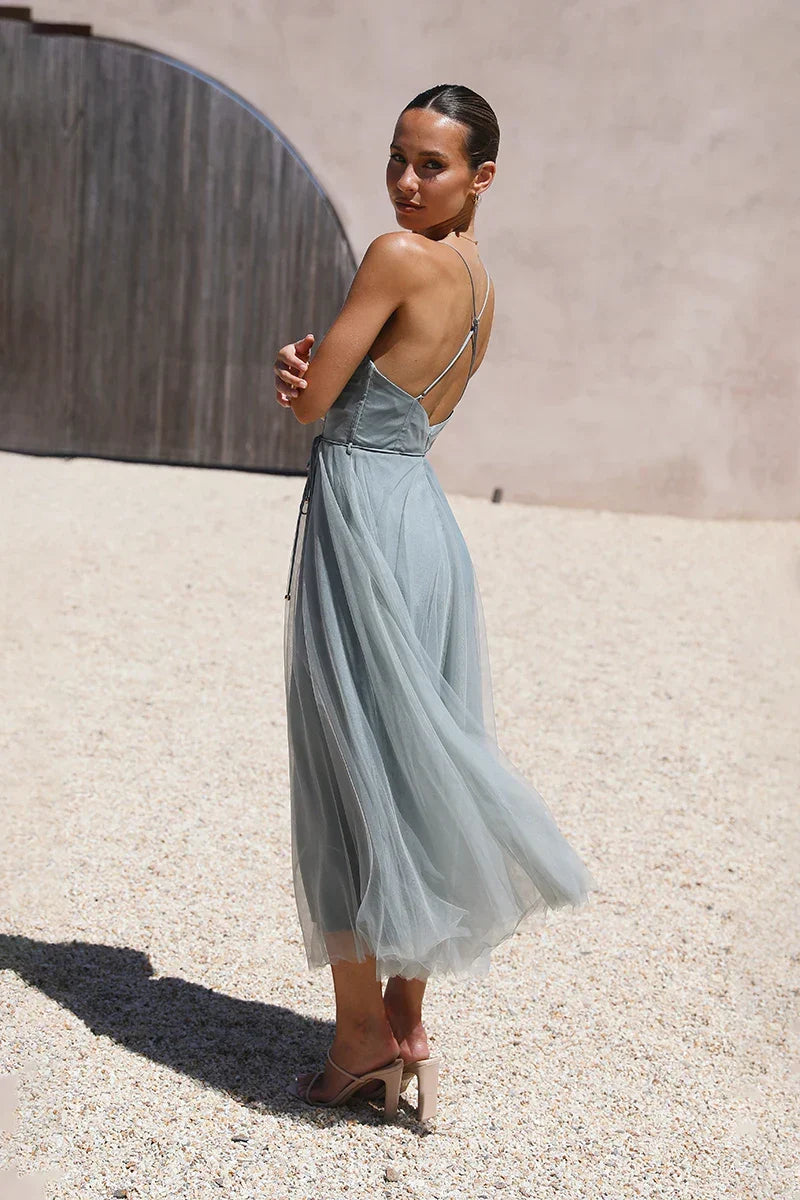 Gracefully Styled Dress for Any Occasion
