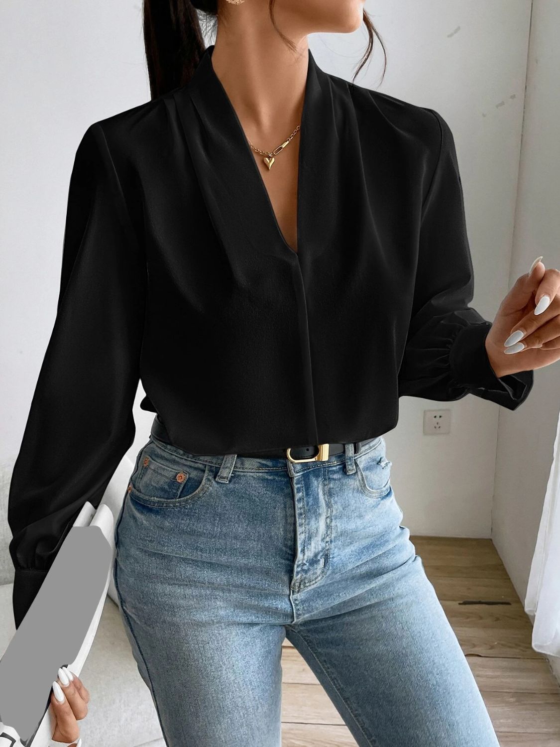 Effortlessly Elegant Shirt with a Timeless Design