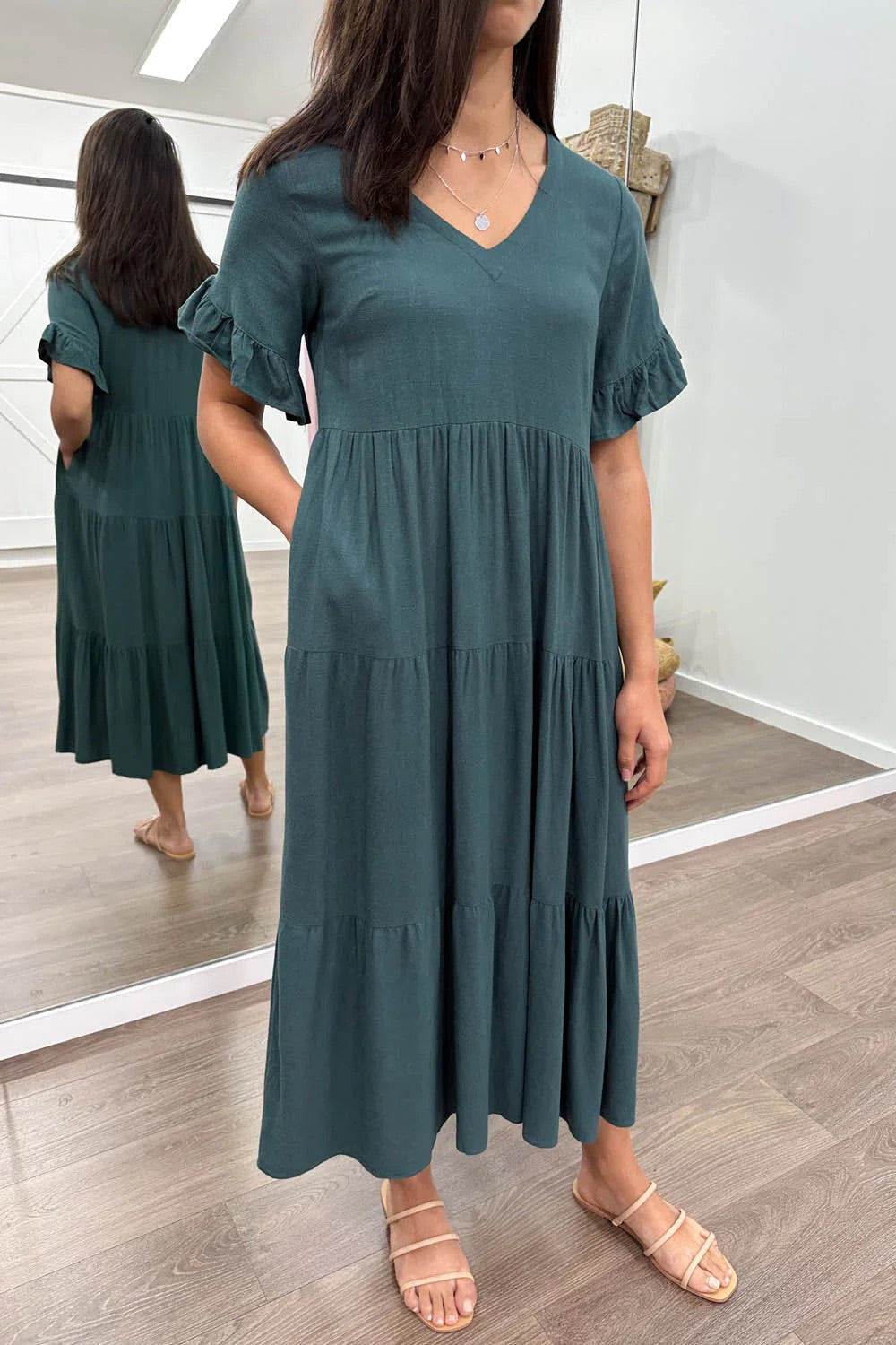 Beautifully Crafted Dress in a Classic Style
