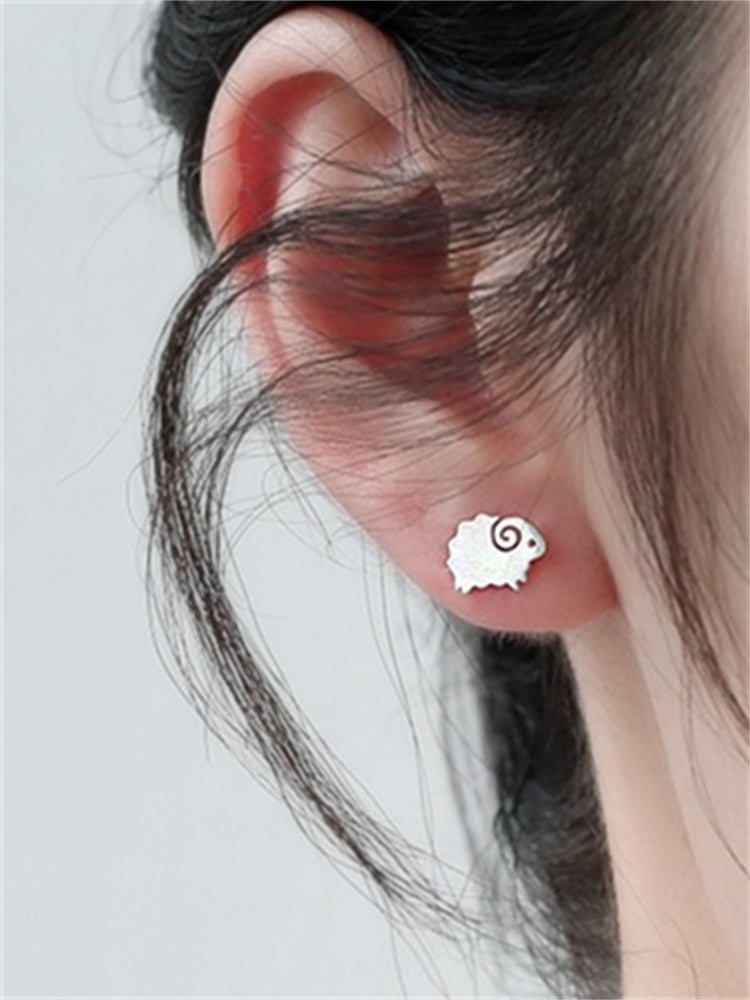 Elegant Silver Earring for Every Occasion