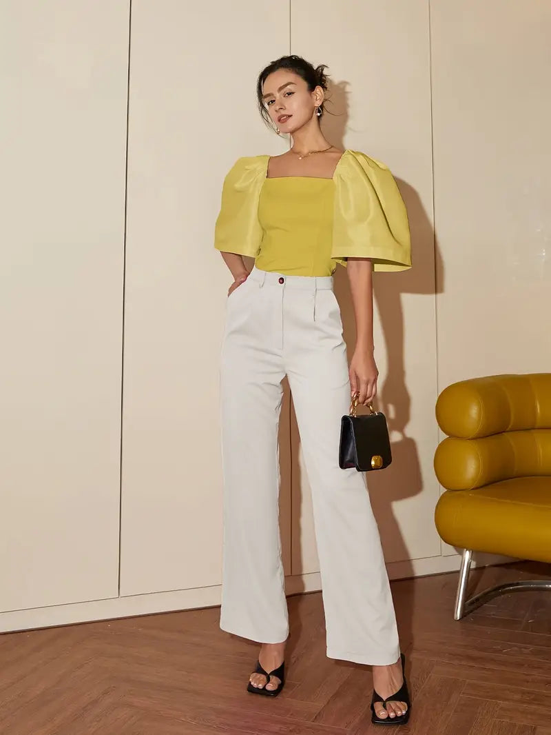 Well Tailored Blouse with a Graceful Silhouette