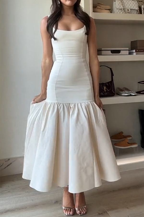 Beautifully Finished Dress in a Timeless Design
