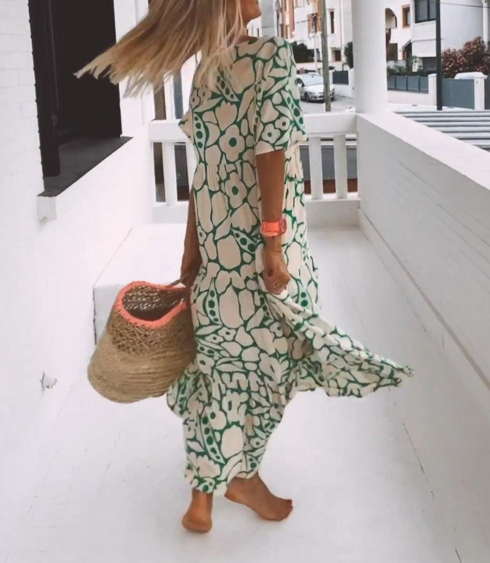 Classic Vintage Dress with a Flattering Fit