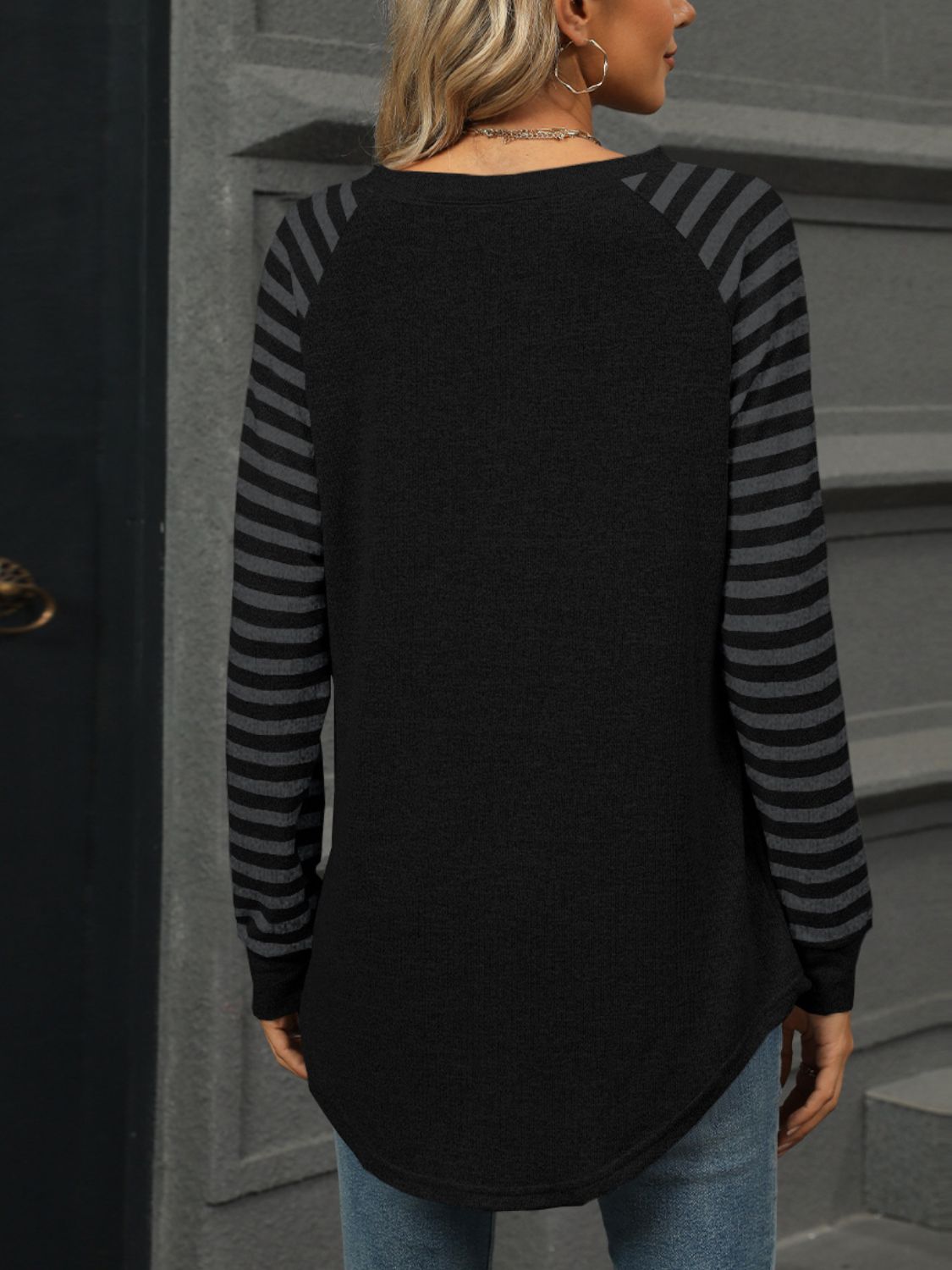 Well Tailored T-Shirt with a Graceful Silhouette