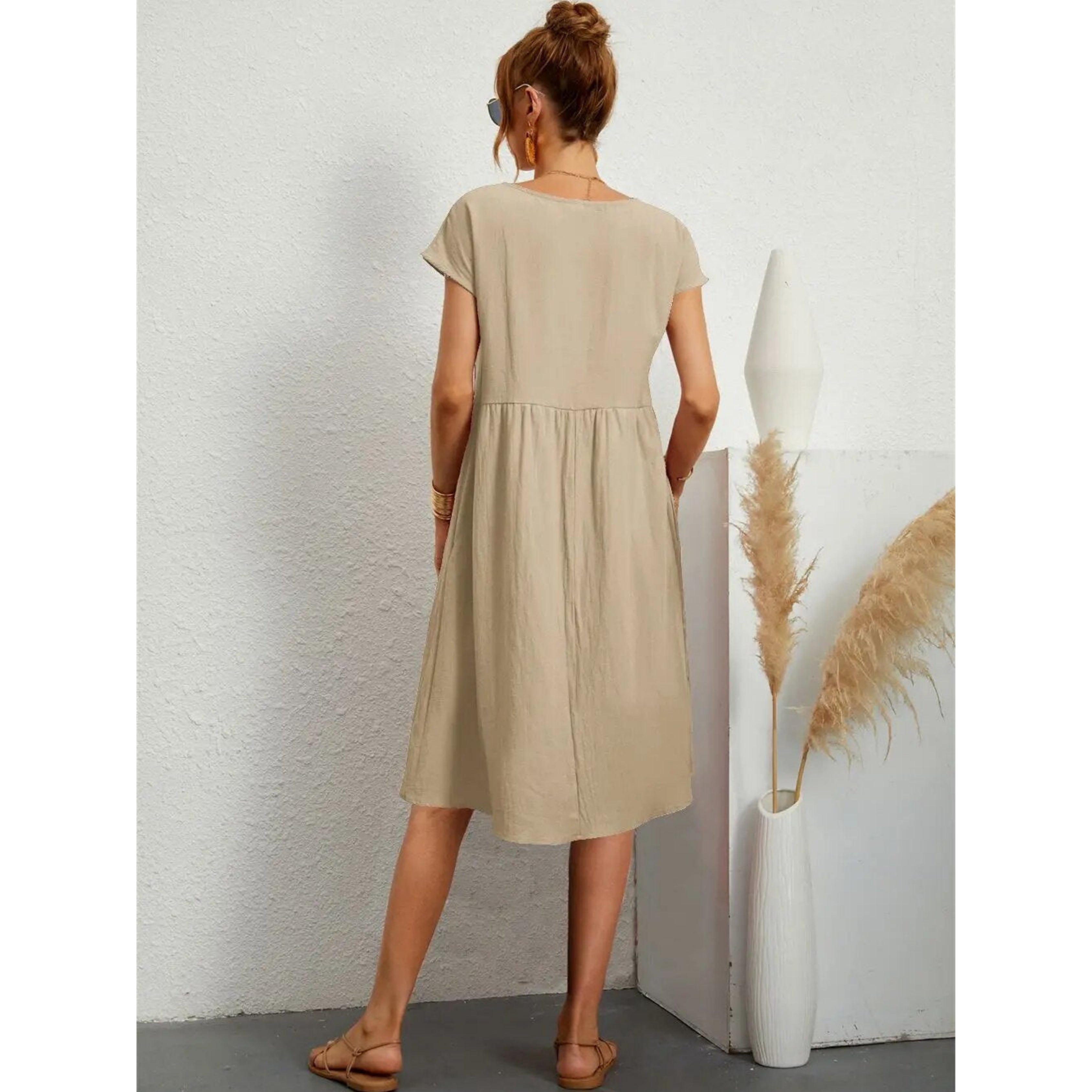 Gracefully Styled Dress for Any Occasion