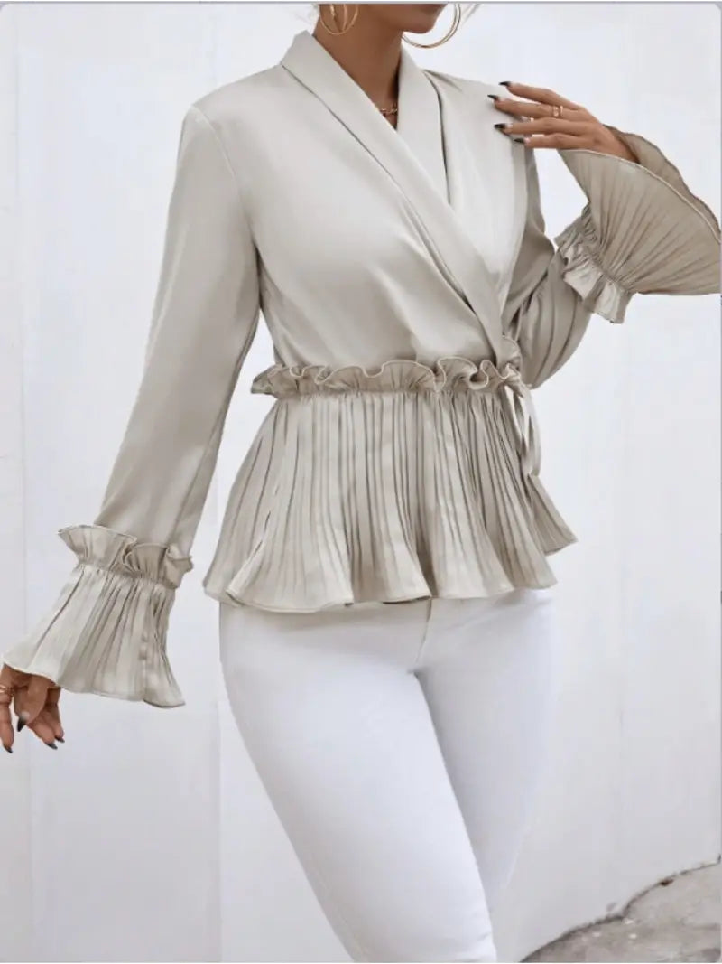Effortlessly Elegant Blouse with a Timeless Design