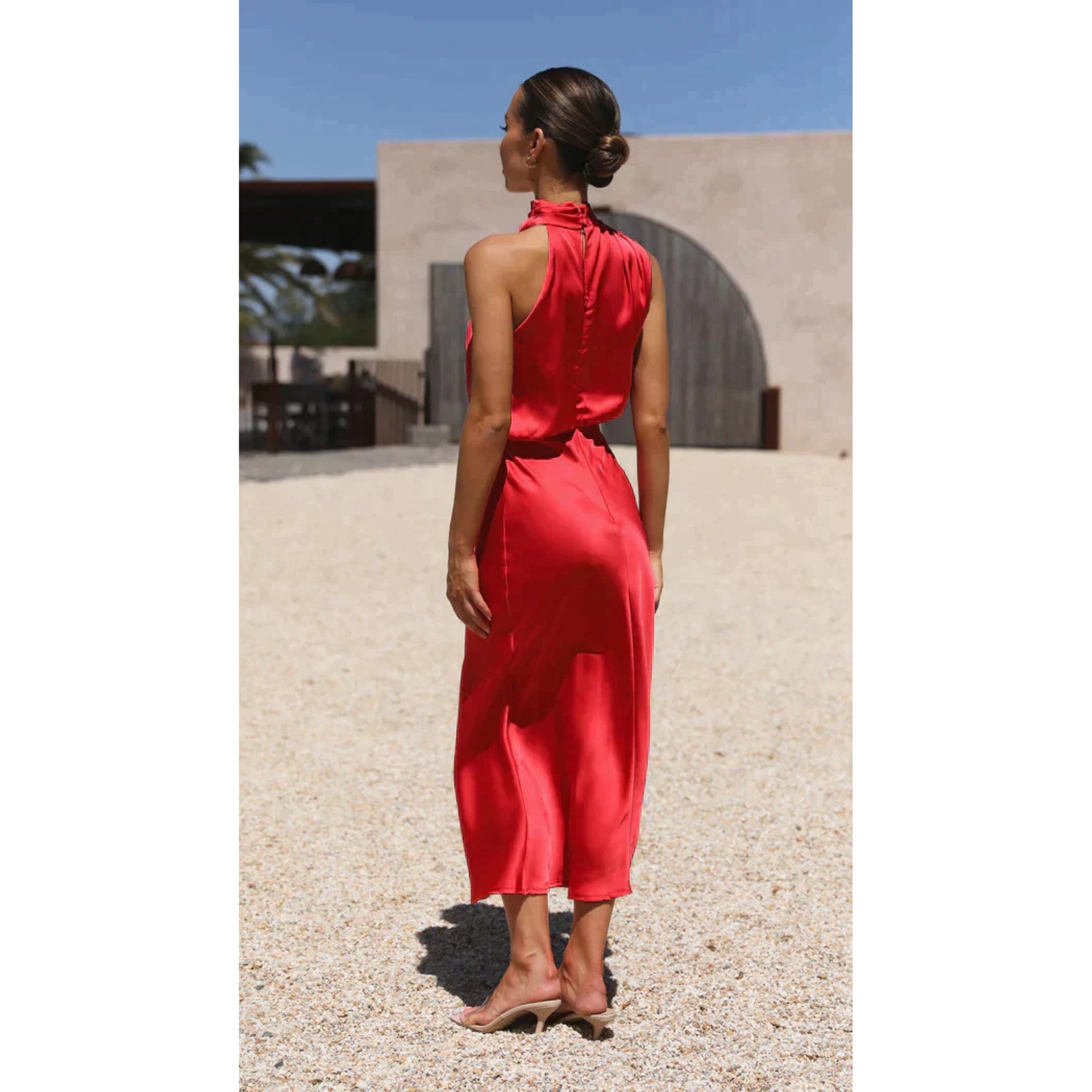 Beautifully Crafted Dress in a Classic Style