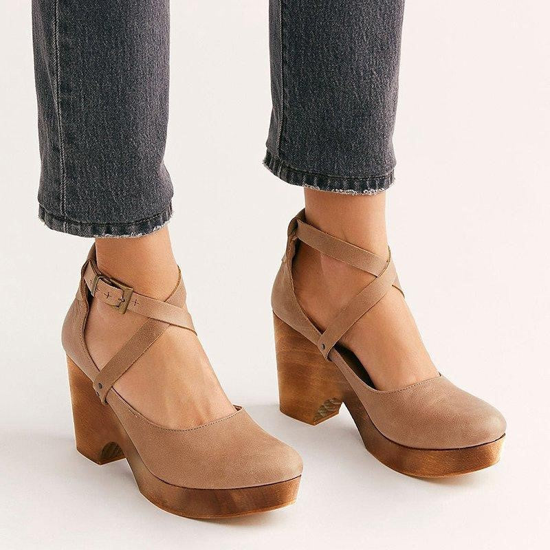 Graceful Orthopedic Sandals for Modern Look