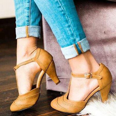 Chic Orthopedic Sandals with Unique Design