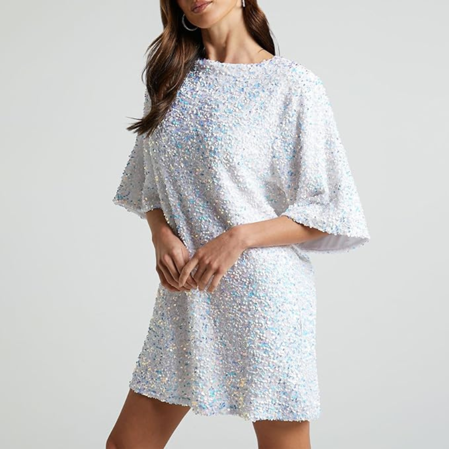 Beautifully Finished Dress in a Timeless Design