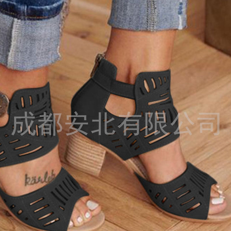 Chic Orthopedic Sandals with Unique Design