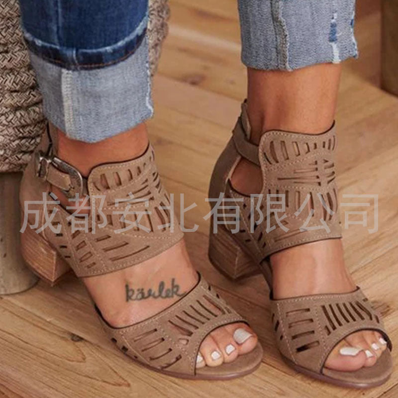 Chic Orthopedic Sandals with Unique Design