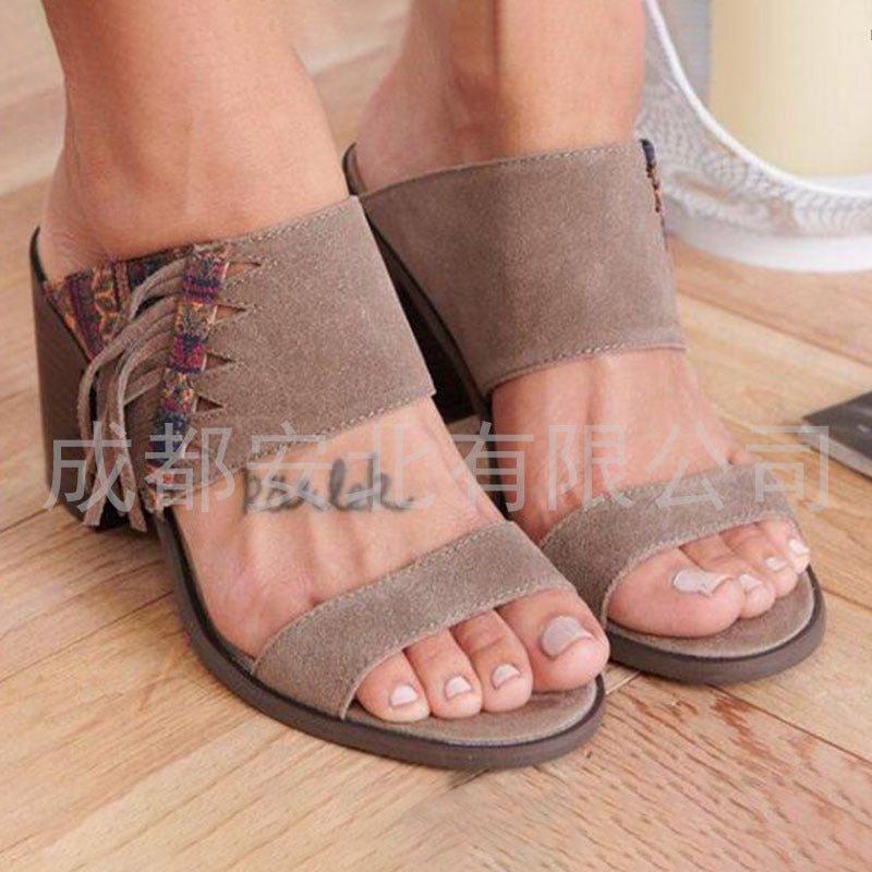 Chic Orthopedic Sandals with Unique Design