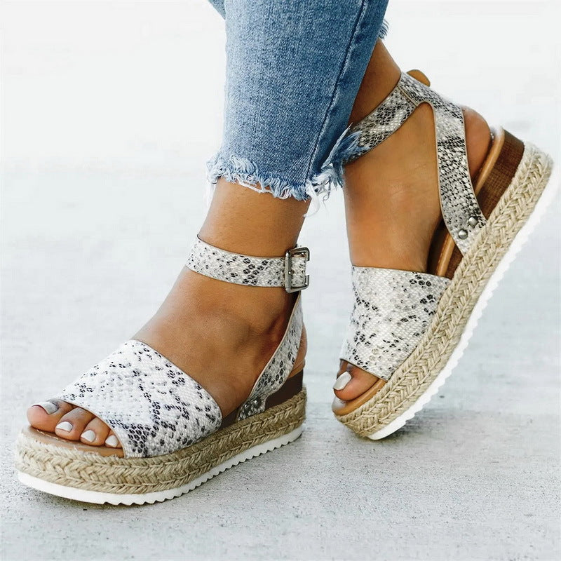 Chic Orthopedic Sandals with Unique Design