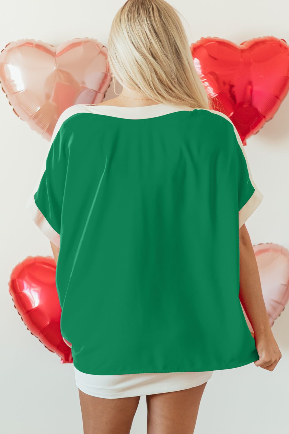 Effortlessly Elegant Blouse with a Timeless Design
