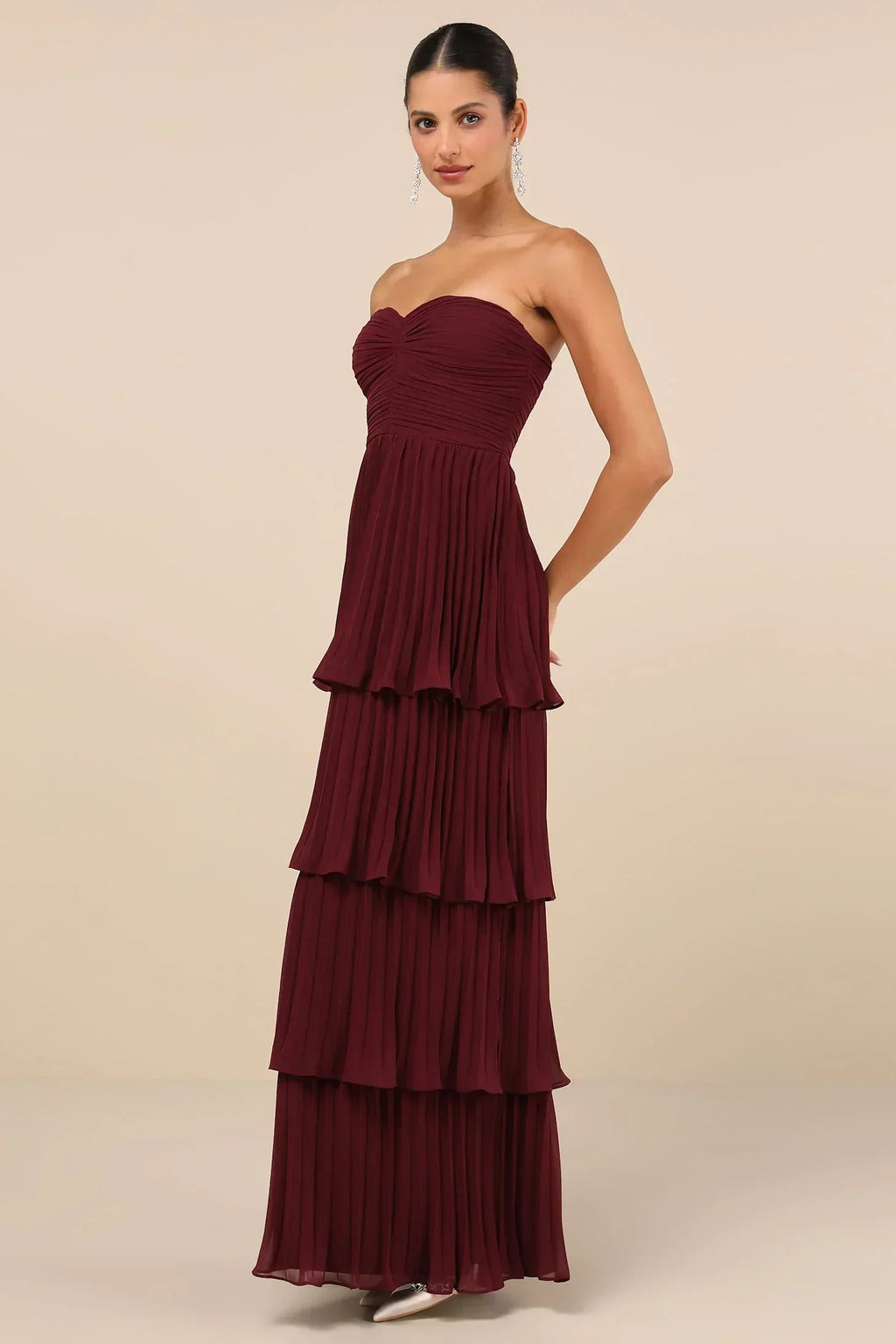 Beautifully Finished Dress in a Timeless Design