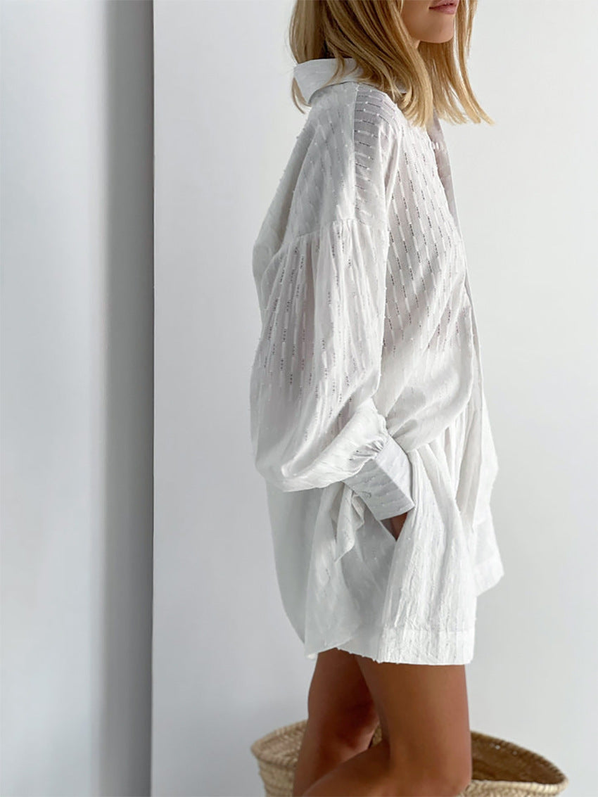 Effortlessly Elegant T-Shirt with a Timeless Design