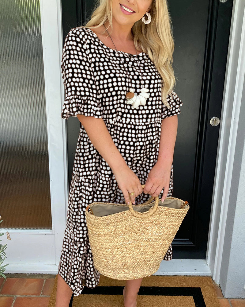 Gracefully Styled Dress for Any Occasion