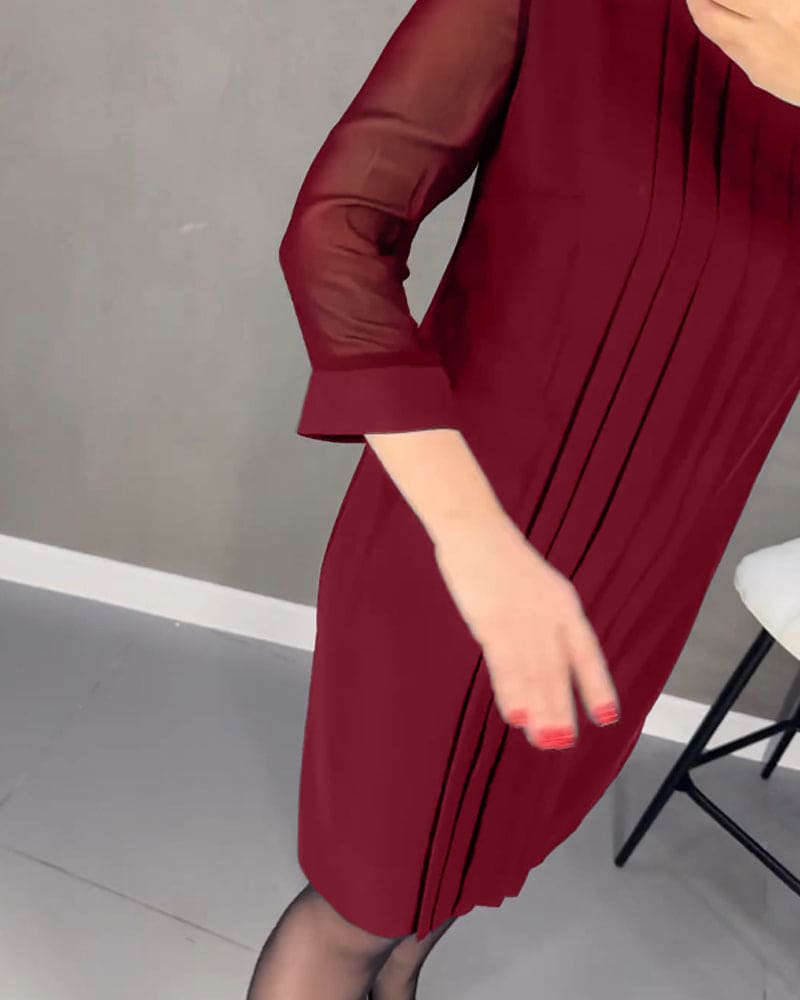 Well Tailored Dress with a Graceful Silhouette