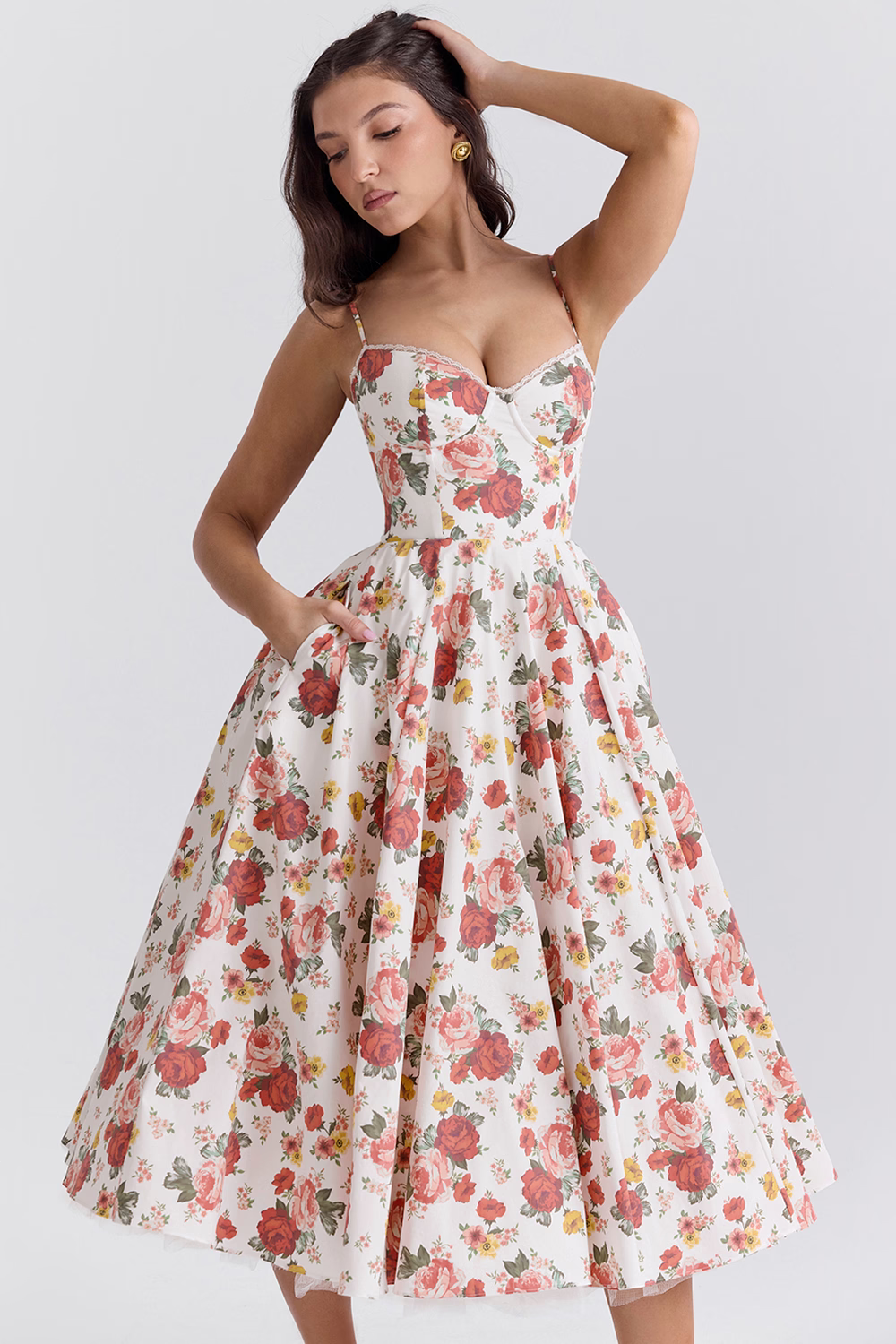Beautifully Finished Dress in a Timeless Design