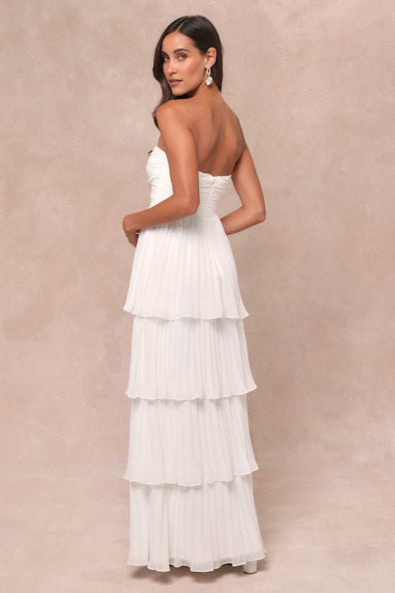 Beautifully Finished Dress in a Timeless Design