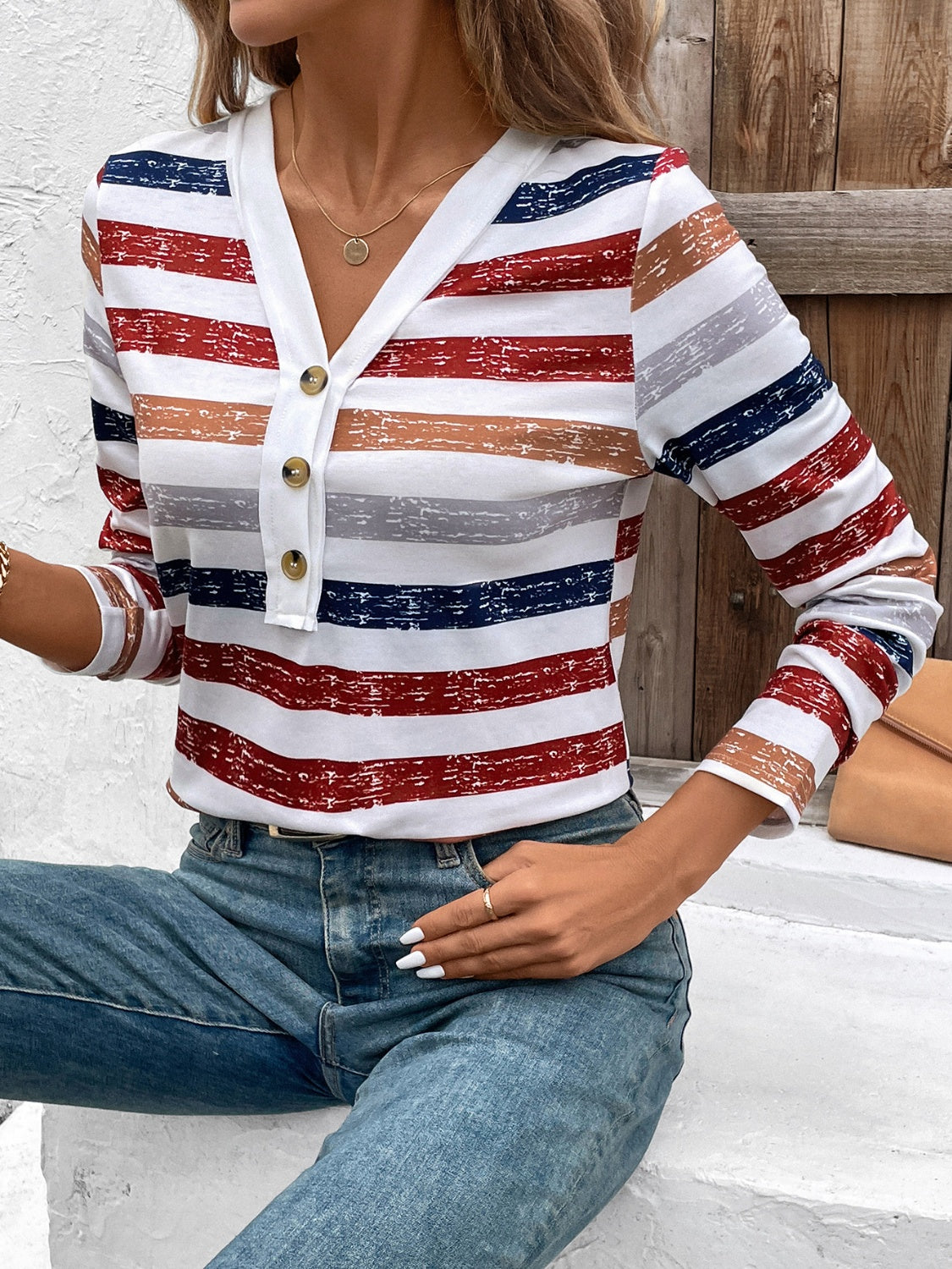 Effortlessly Elegant T-Shirt with a Timeless Design
