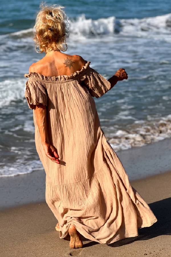 Classic Vintage Dress with a Flattering Fit
