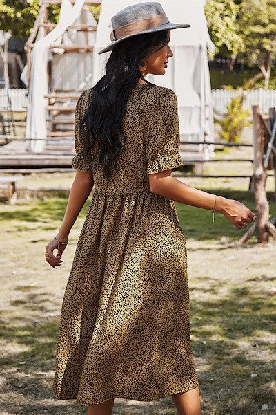 Well Tailored Dress with a Graceful Silhouette