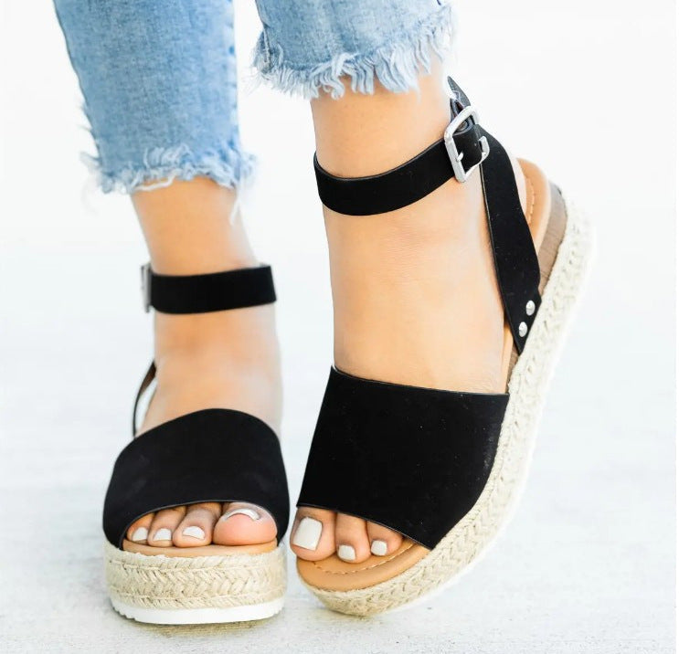 Chic Orthopedic Sandals with Unique Design